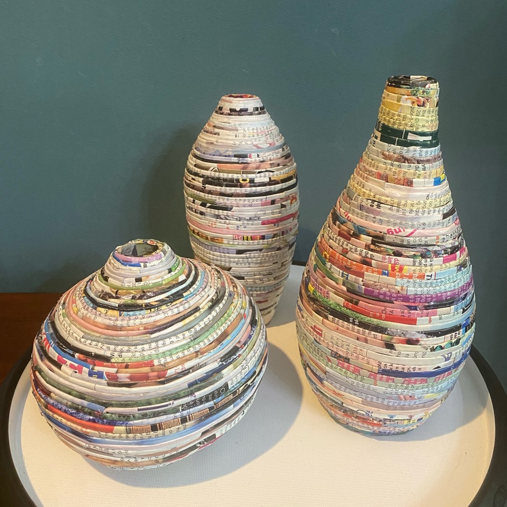 Set Of 3 RECYCLED PAPER TRAMP ART DECORATIVE VASES ORIGAMI NEWSPAPER MAGAZINE